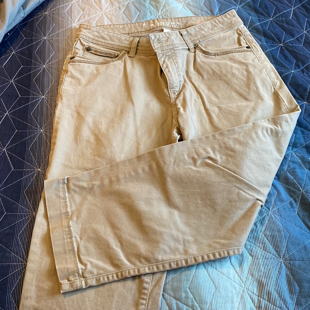 Like New Sonoma capris size 8